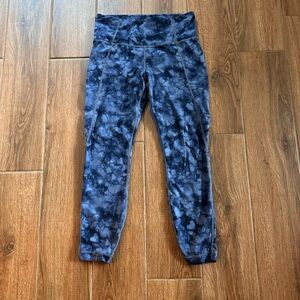 Athleta Women’s Blue Tie-Dye Ankle Leggings Size S